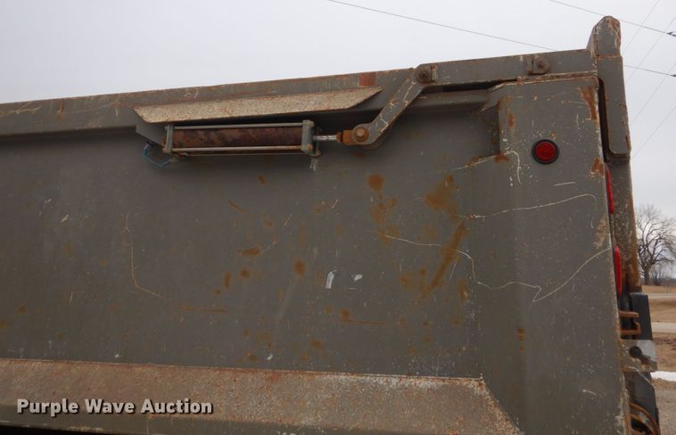 image for item GW9707 1993 Mack RD690S dump truck
