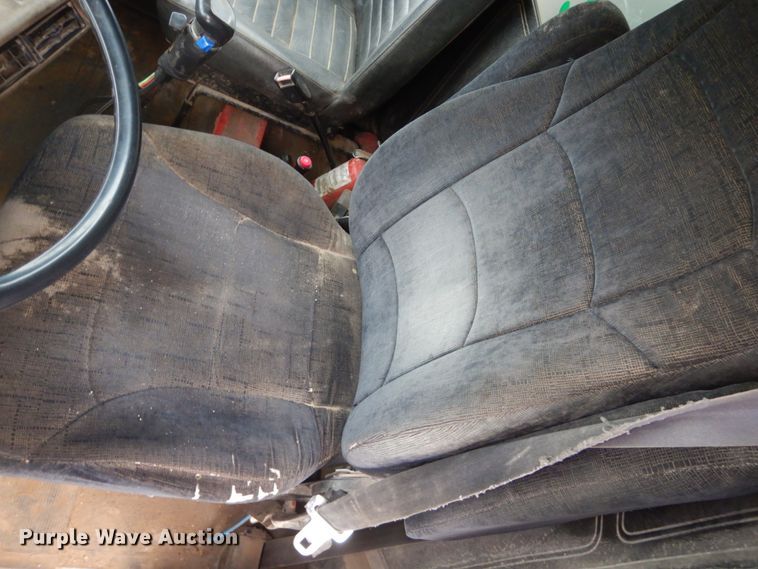 image for item GW9707 1993 Mack RD690S dump truck