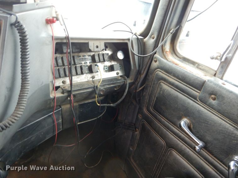 image for item GW9707 1993 Mack RD690S dump truck