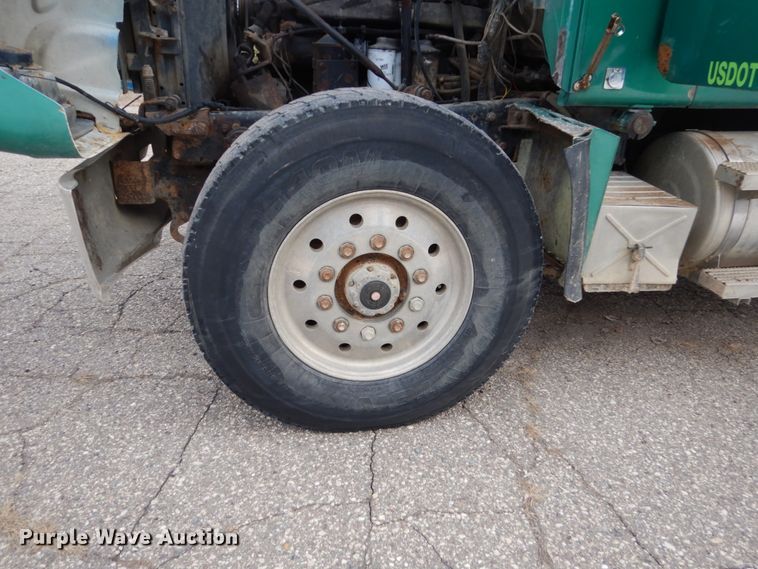 image for item GW9707 1993 Mack RD690S dump truck