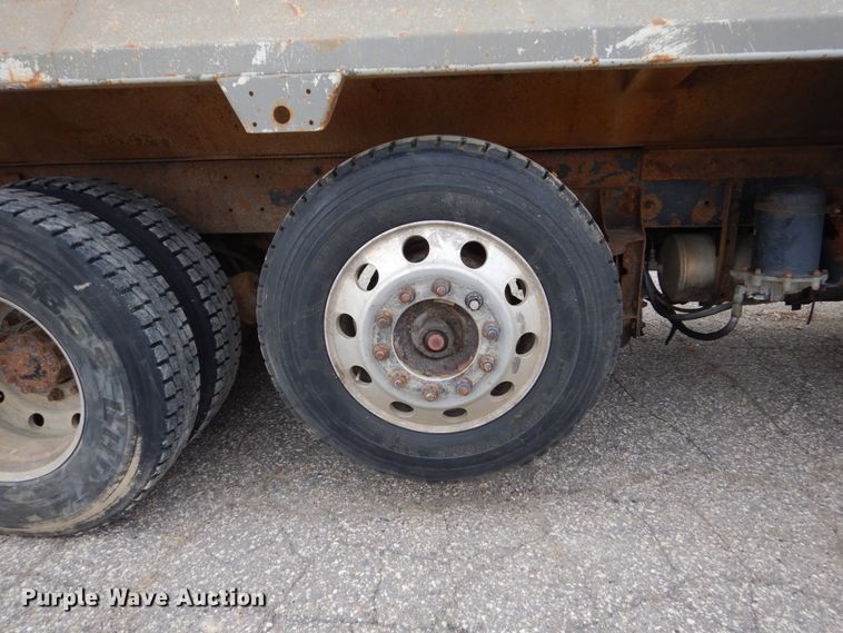 image for item GW9707 1993 Mack RD690S dump truck