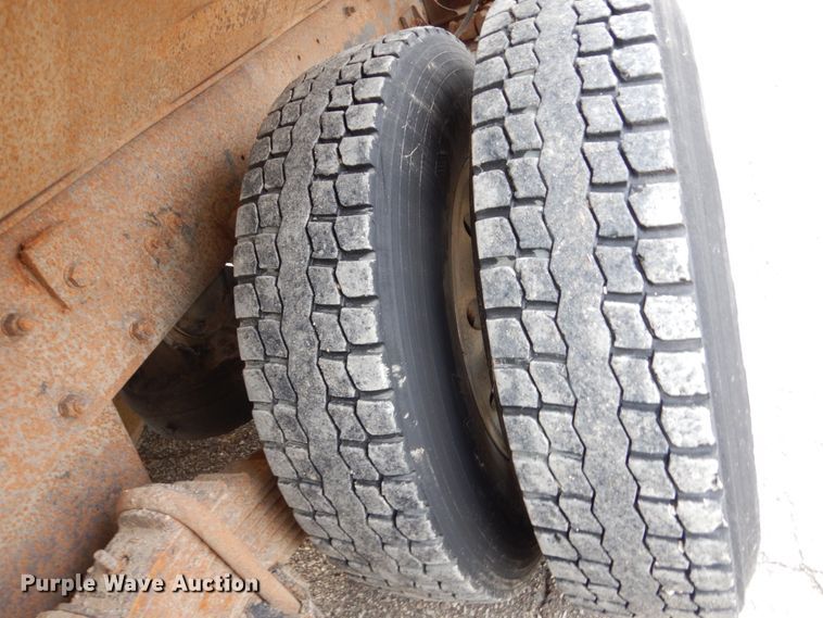 image for item GW9707 1993 Mack RD690S dump truck