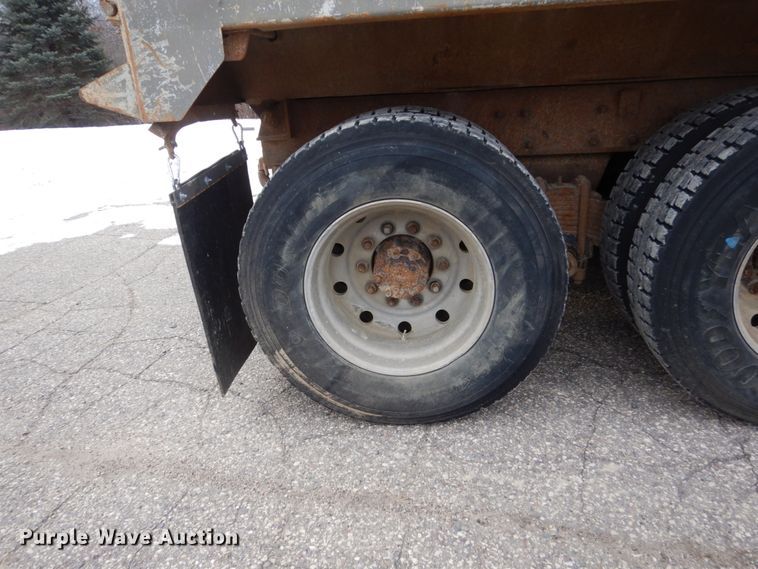 image for item GW9707 1993 Mack RD690S dump truck