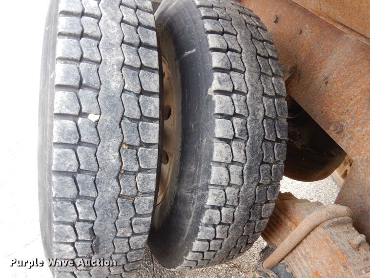 image for item GW9707 1993 Mack RD690S dump truck