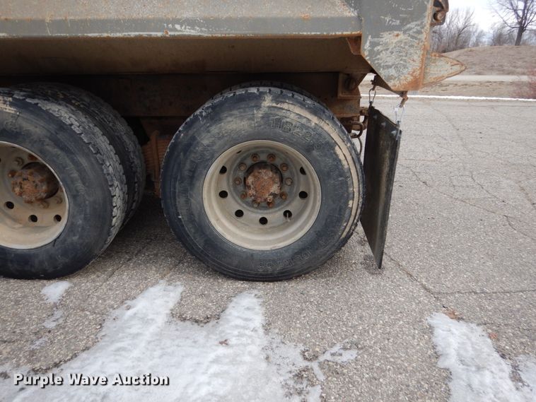 image for item GW9707 1993 Mack RD690S dump truck