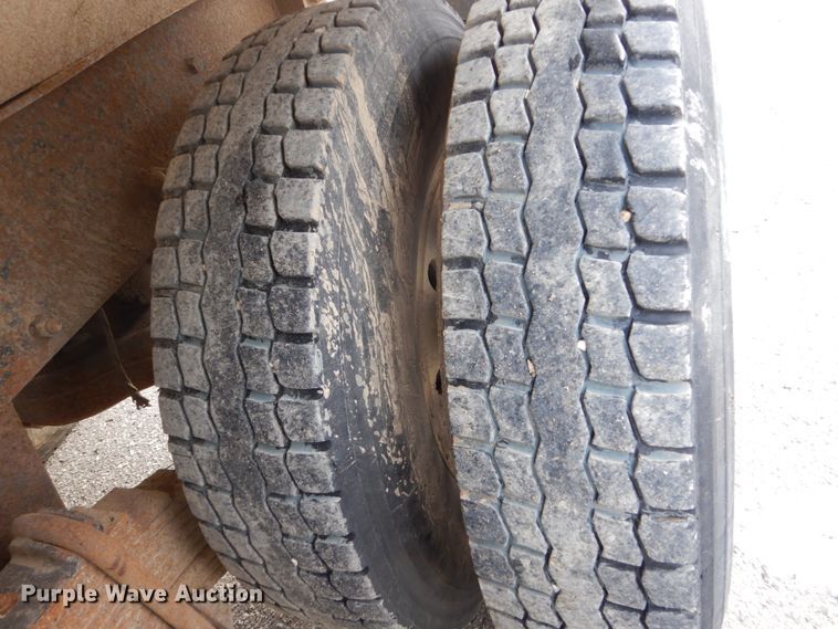 image for item GW9707 1993 Mack RD690S dump truck