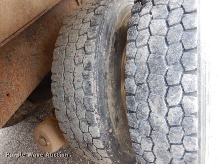 image for item GW9707 1993 Mack RD690S dump truck