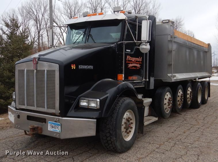 image for item GW9709 2004 Kenworth T800 dump truck