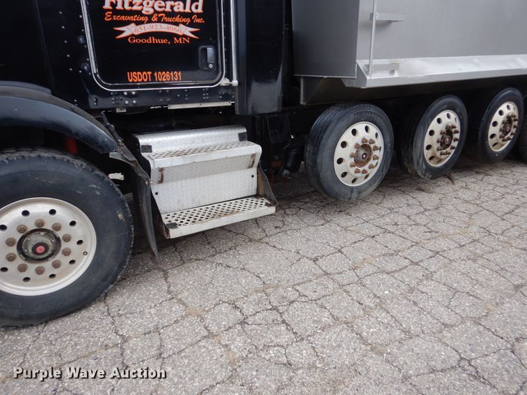 image for item GW9709 2004 Kenworth T800 dump truck