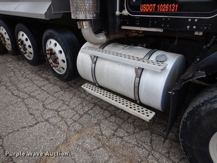 image for item GW9709 2004 Kenworth T800 dump truck