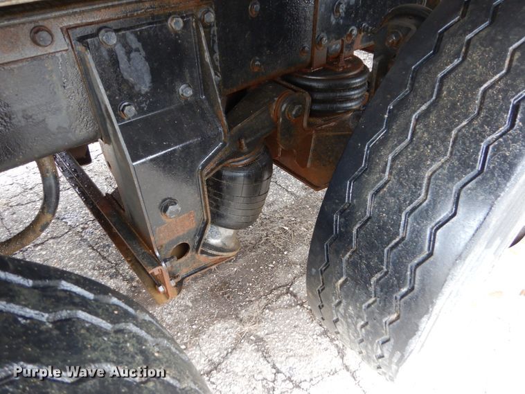 image for item GW9709 2004 Kenworth T800 dump truck