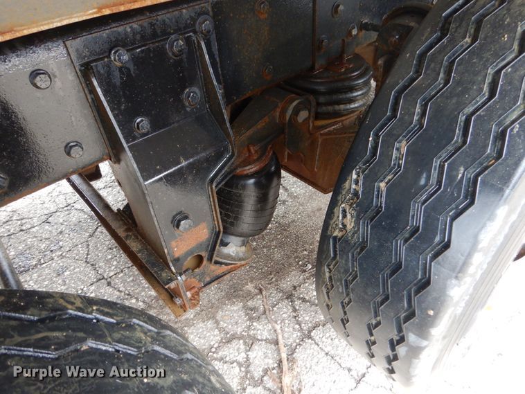 image for item GW9709 2004 Kenworth T800 dump truck