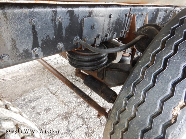 image for item GW9709 2004 Kenworth T800 dump truck