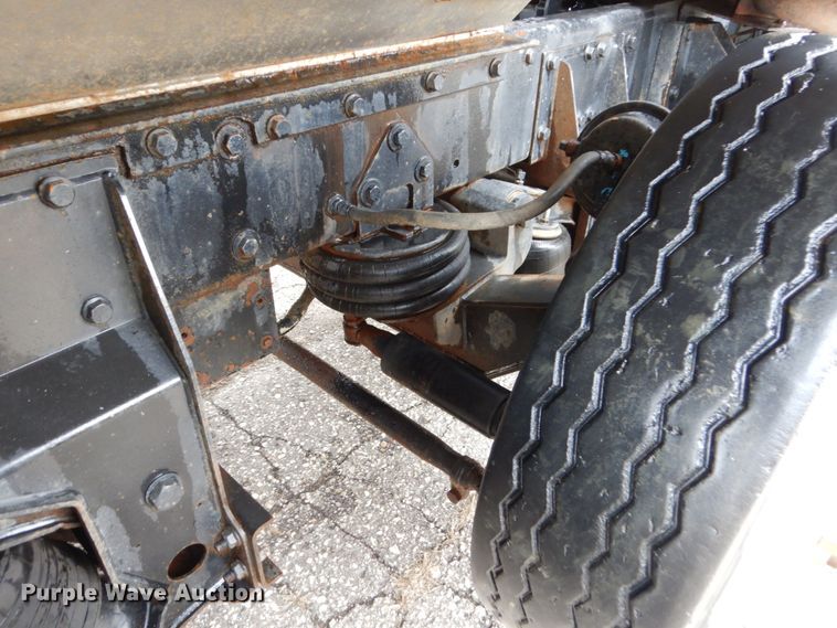 image for item GW9709 2004 Kenworth T800 dump truck