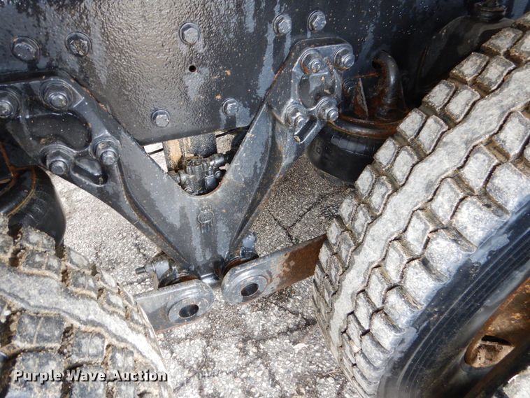 image for item GW9709 2004 Kenworth T800 dump truck