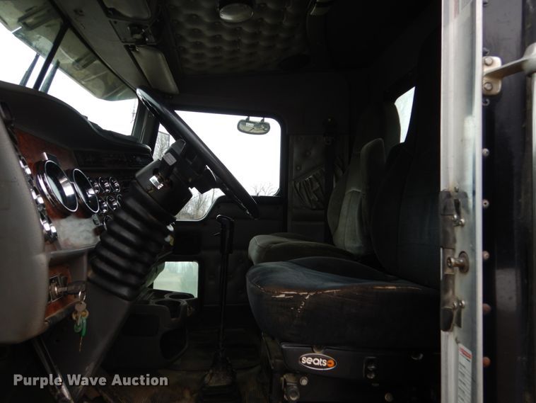 image for item GW9709 2004 Kenworth T800 dump truck