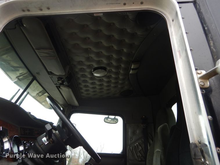 image for item GW9709 2004 Kenworth T800 dump truck