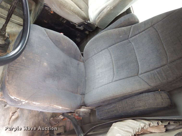 image for item GW9709 2004 Kenworth T800 dump truck