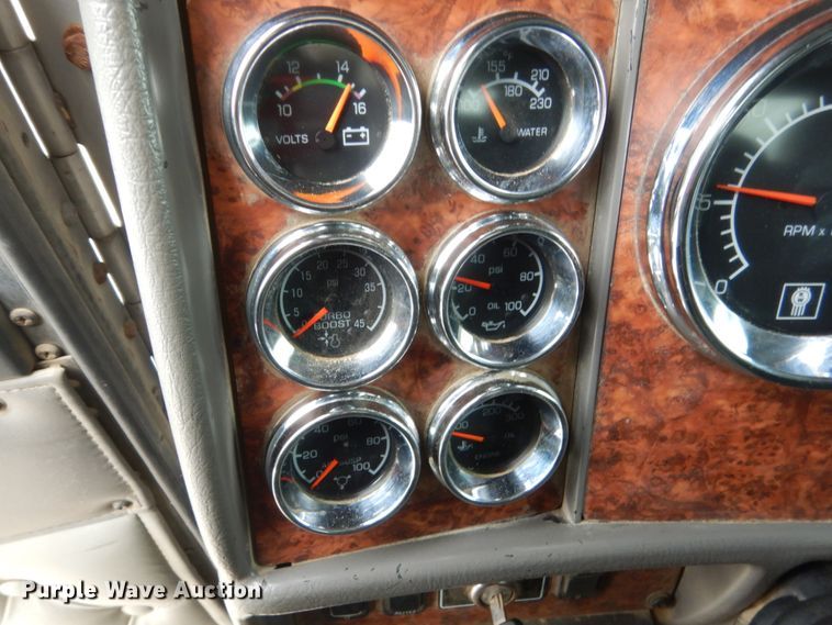 image for item GW9709 2004 Kenworth T800 dump truck