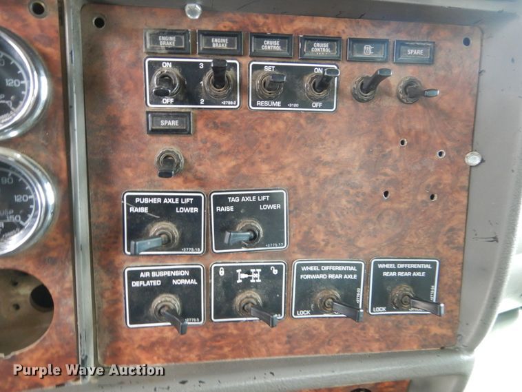 image for item GW9709 2004 Kenworth T800 dump truck