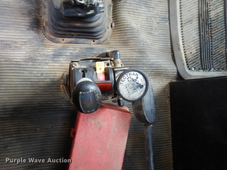 image for item GW9709 2004 Kenworth T800 dump truck