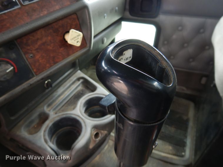 image for item GW9709 2004 Kenworth T800 dump truck