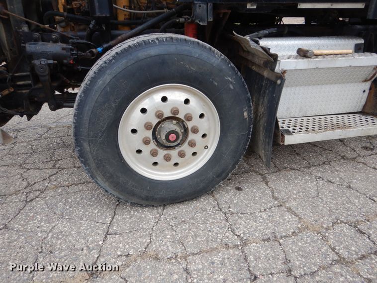 image for item GW9709 2004 Kenworth T800 dump truck