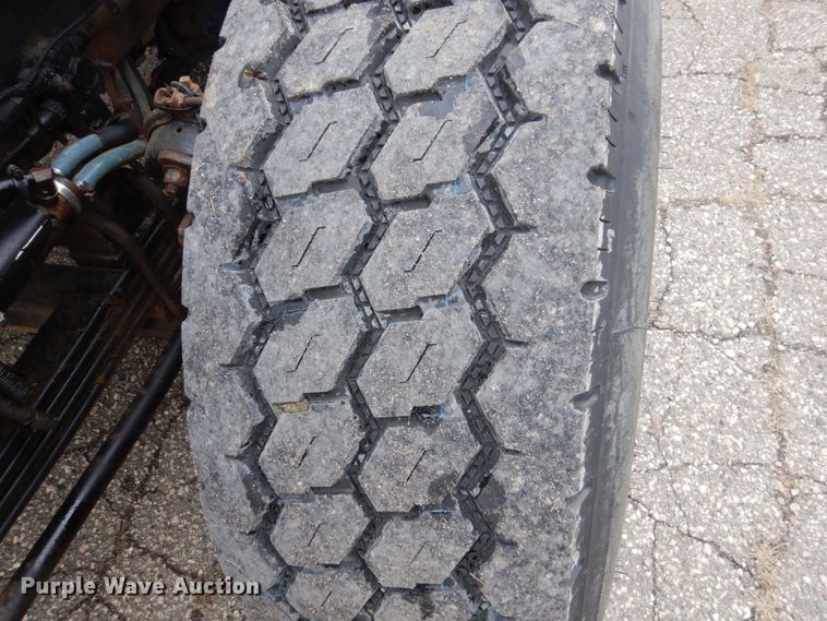 image for item GW9709 2004 Kenworth T800 dump truck