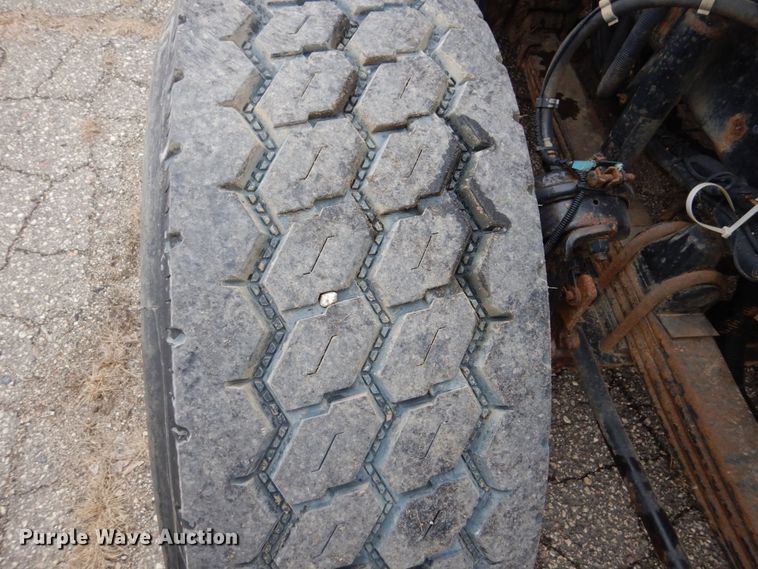 image for item GW9709 2004 Kenworth T800 dump truck