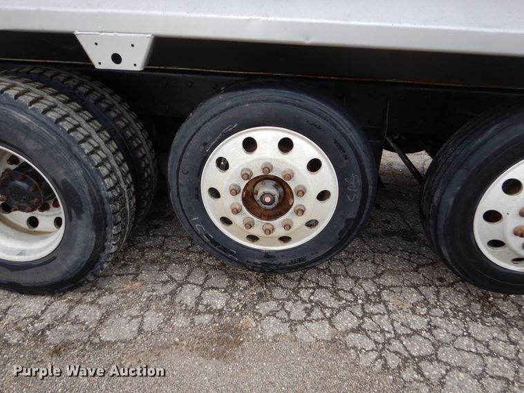 image for item GW9709 2004 Kenworth T800 dump truck