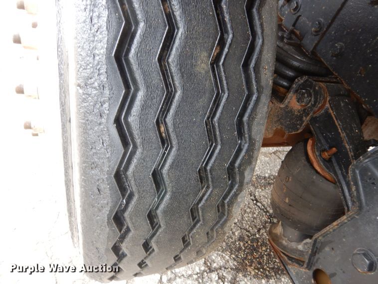 image for item GW9709 2004 Kenworth T800 dump truck