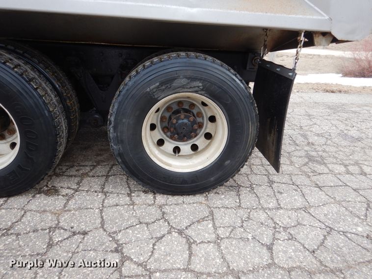 image for item GW9709 2004 Kenworth T800 dump truck