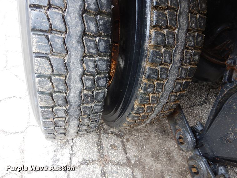 image for item GW9709 2004 Kenworth T800 dump truck