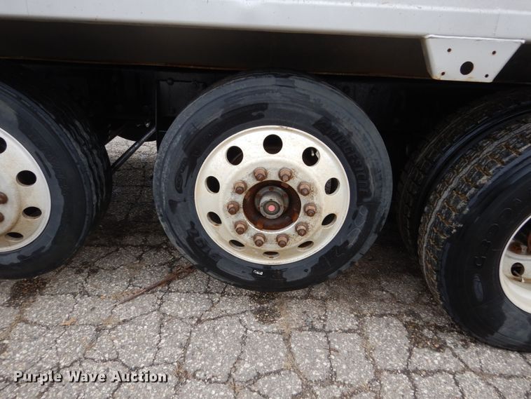 image for item GW9709 2004 Kenworth T800 dump truck