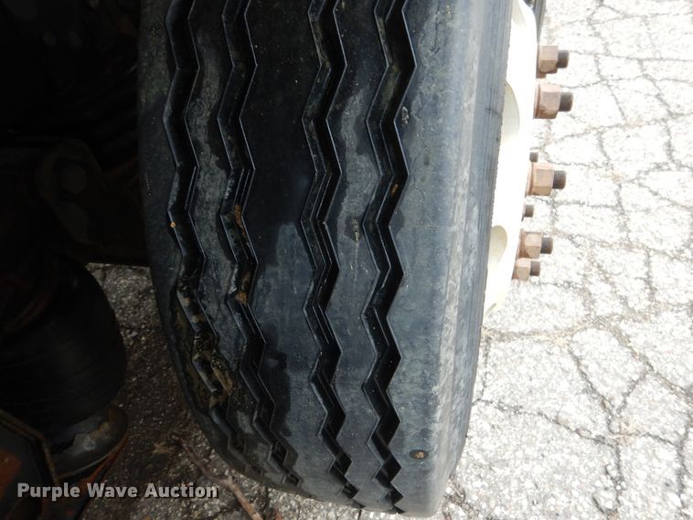 image for item GW9709 2004 Kenworth T800 dump truck