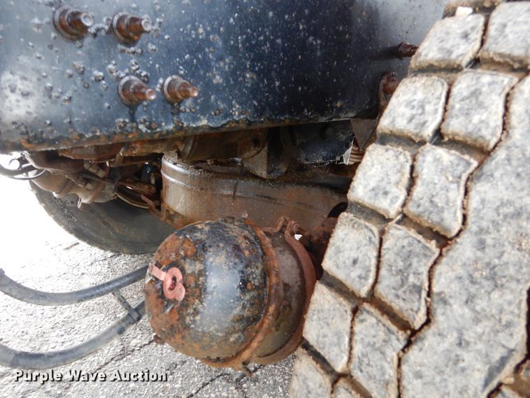 image for item GW9710 2013 Mack Granite dump truck