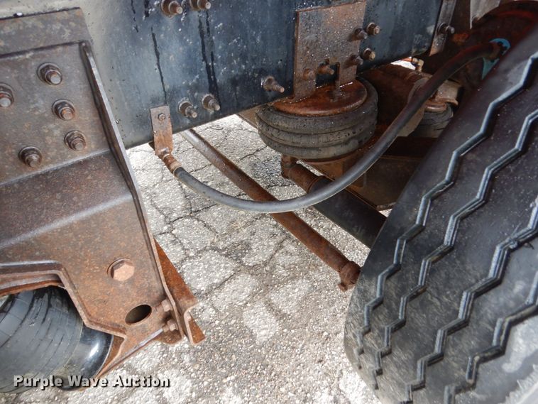 image for item GW9710 2013 Mack Granite dump truck