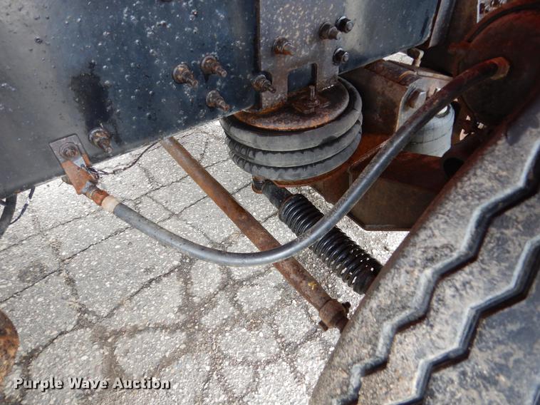 image for item GW9710 2013 Mack Granite dump truck