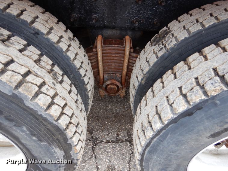 image for item GW9710 2013 Mack Granite dump truck