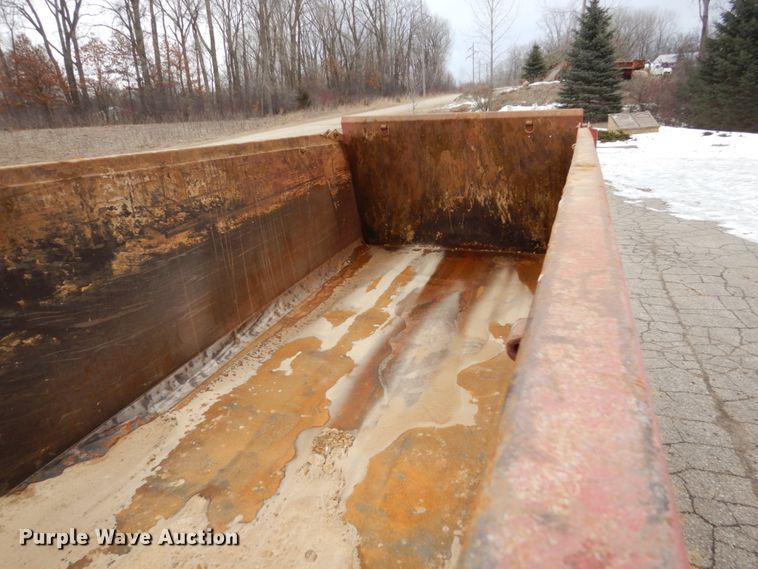 image for item GW9710 2013 Mack Granite dump truck