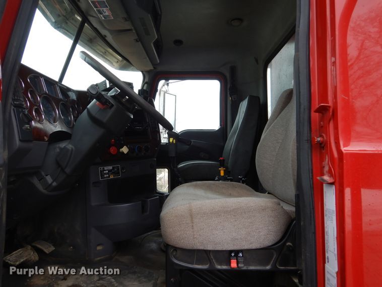 image for item GW9710 2013 Mack Granite dump truck