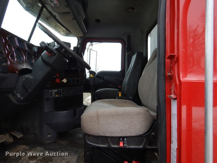 image for item GW9710 2013 Mack Granite dump truck