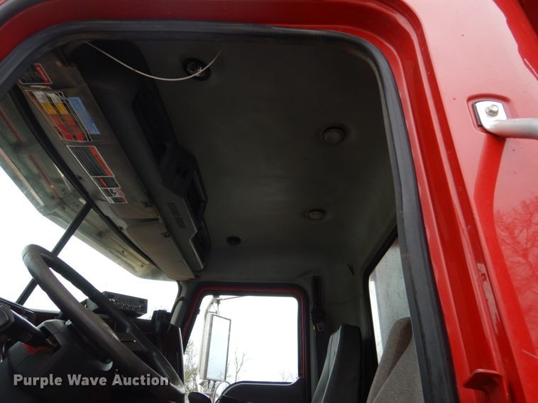 image for item GW9710 2013 Mack Granite dump truck