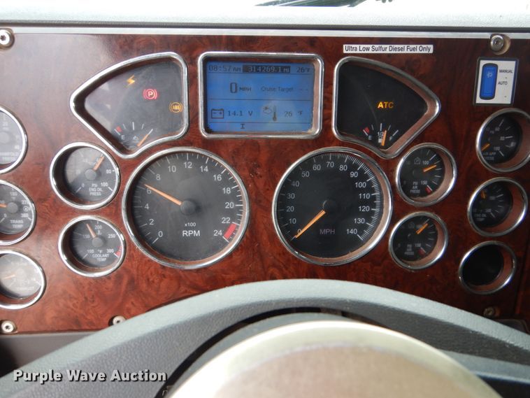 image for item GW9710 2013 Mack Granite dump truck