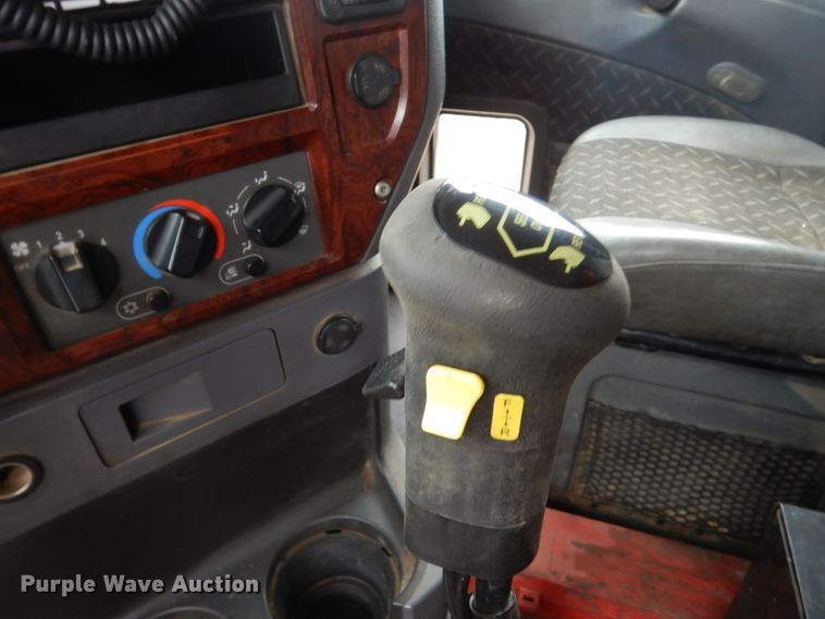 image for item GW9710 2013 Mack Granite dump truck