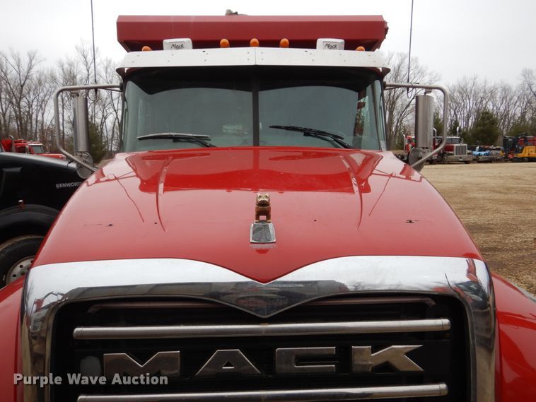 image for item GW9710 2013 Mack Granite dump truck