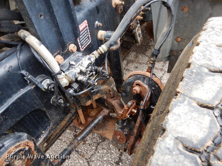 image for item GW9710 2013 Mack Granite dump truck