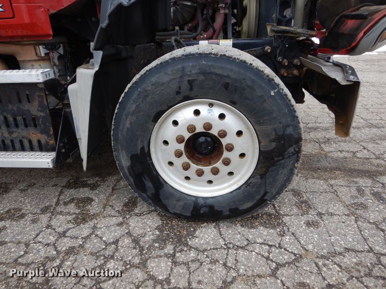 image for item GW9710 2013 Mack Granite dump truck