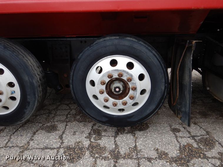 image for item GW9710 2013 Mack Granite dump truck