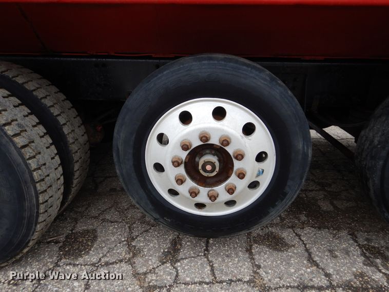 image for item GW9710 2013 Mack Granite dump truck